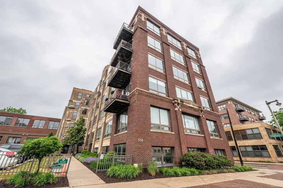 234 E Reservoir AVENUE #404, Milwaukee, WI 53212 - #3