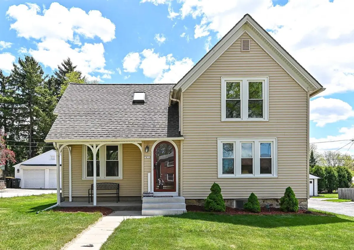 7831 W North AVENUE, Wauwatosa, WI 53213 - #1