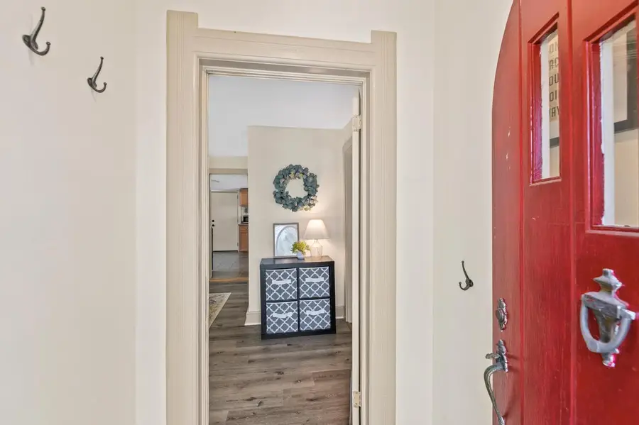 7831 W North AVENUE, Wauwatosa, WI 53213 - #3