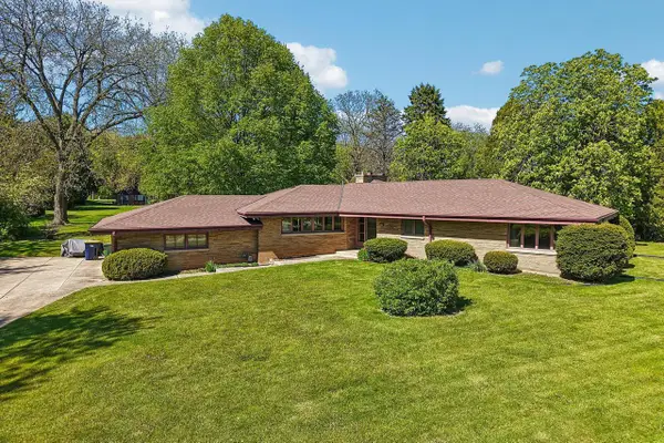 11738 W Hayes AVENUE, West Allis, WI 53227