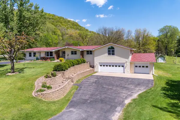 N3690 Lux LANE, La Crosse, WI 54601