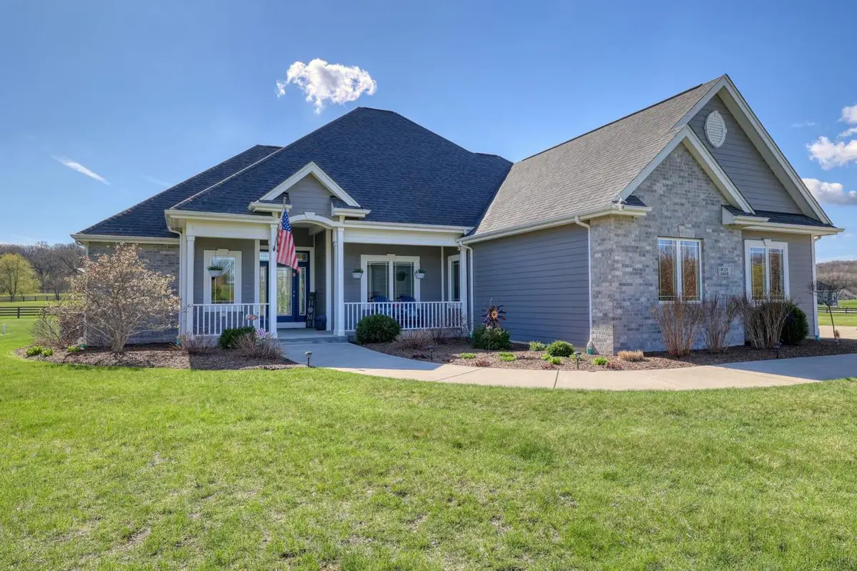 W329S8470 S Oak Tree DRIVE, Mukwonago, WI 53149 - #1