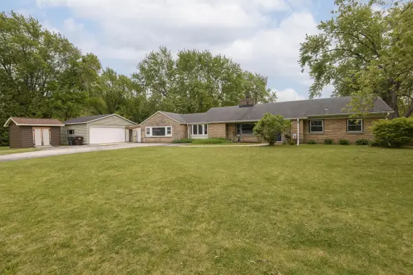 13715 W Cardinal PARKWAY, New Berlin, WI 53151