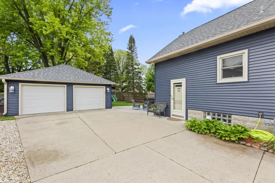 9009 W Cold Spring ROAD, Greenfield, WI 53228 - #3