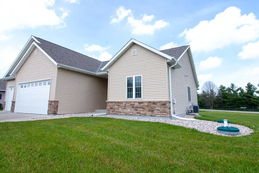 6960 Barney COURT, West Bend, WI 53090 - #3
