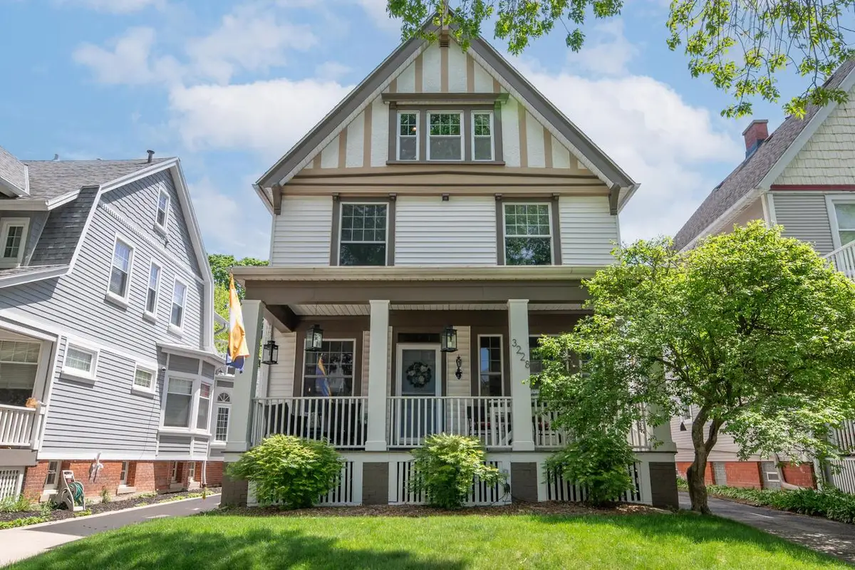 3228 N Shepard AVENUE, Milwaukee, WI 53211 - #1