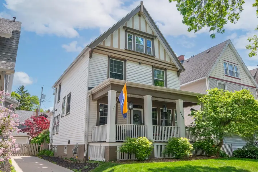 3228 N Shepard AVENUE, Milwaukee, WI 53211 - #2