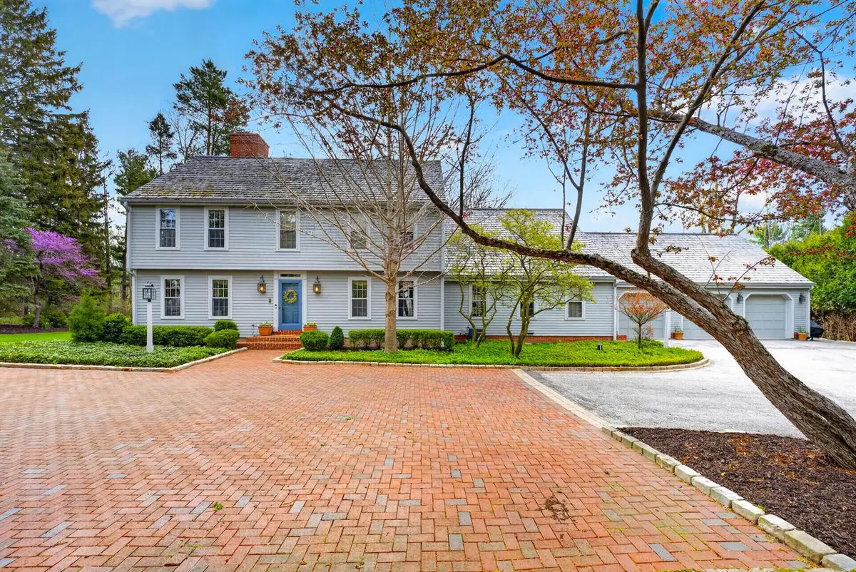 125 W Glenview COURT, Mequon, WI 53092 - #1