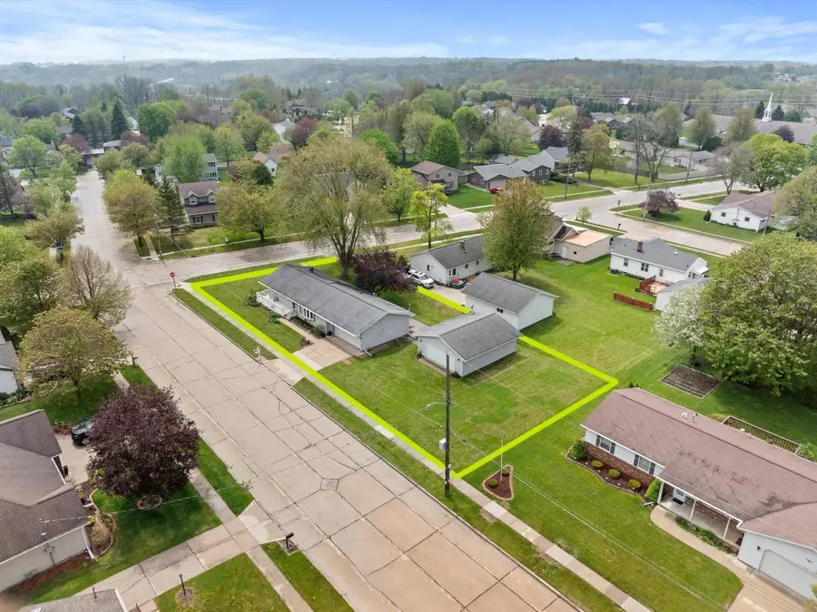 904 Glenview DRIVE, Manitowoc, WI 54220 - #2