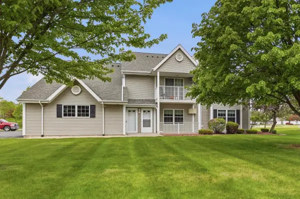 234 Minz Park CIRCLE #2, West Bend, WI 53095