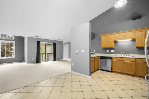 9322 W Loomis ROAD #5, Franklin, WI 53132