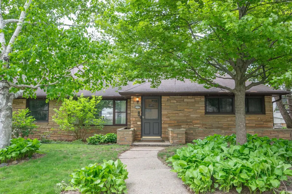 4447 W Midland DRIVE, Milwaukee, WI 53219 - #1