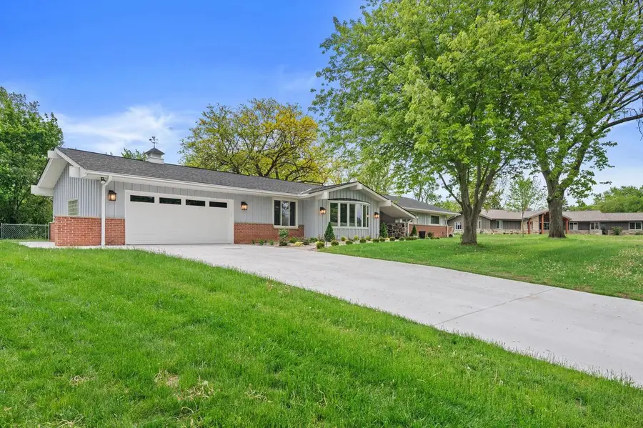 850 Janacek ROAD, Brookfield, WI 53045 - #2