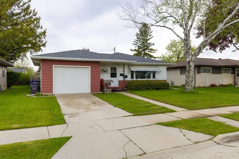 3410 S 10th PLACE, Sheboygan, WI 53081 - #1