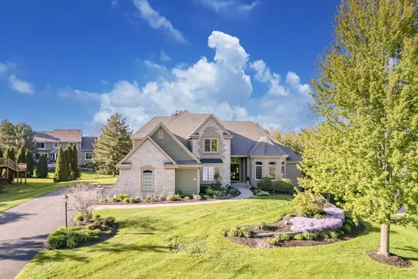 N52W16816 Oak Ridge TRAIL, Menomonee Falls, WI 53051
