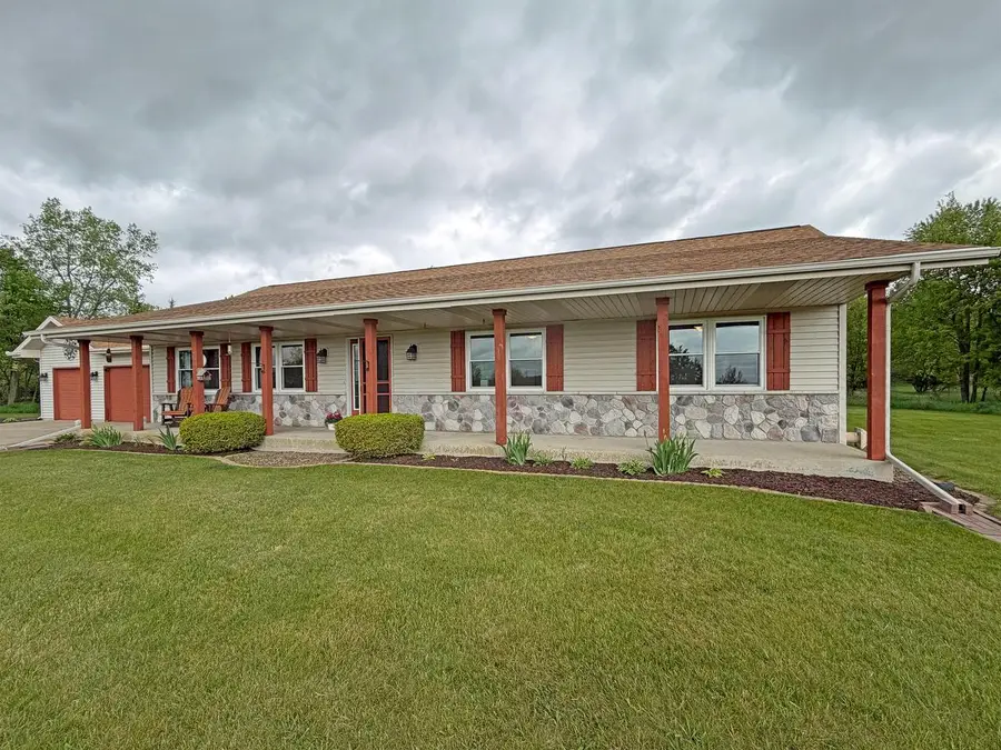 4870 Jamestown PLACE, West Bend, WI 53090 - #2
