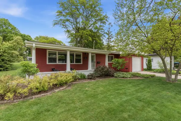 5633 Bentwood LANE, Greendale, WI 53129