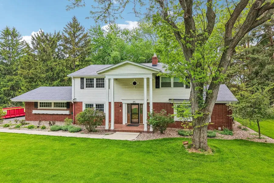 W326N6575 Sylvian DRIVE, Hartland, WI 53029 - #2