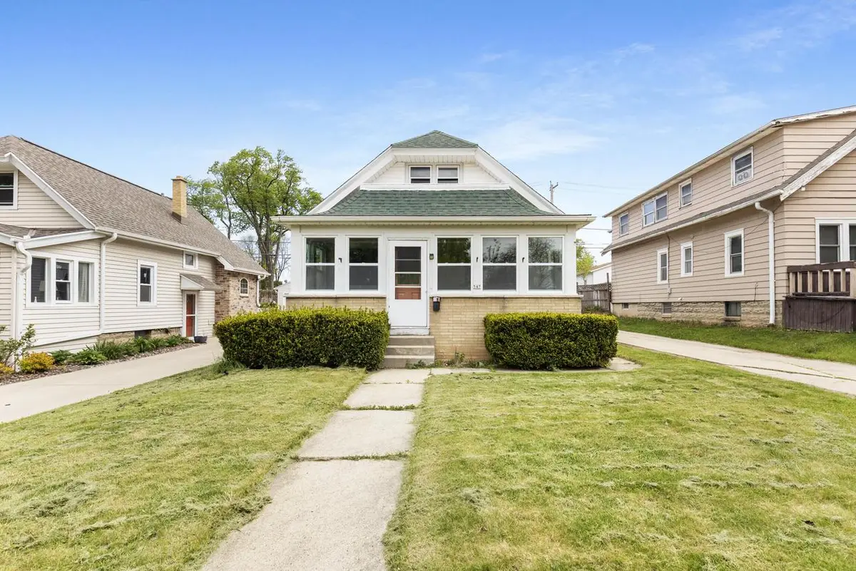 547 S Oak Park COURT, Milwaukee, WI 53214 - #1