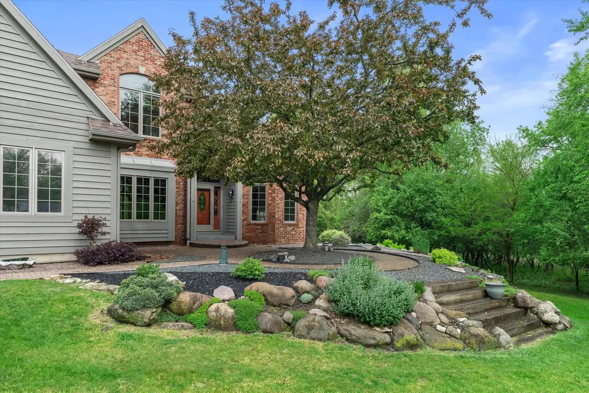 W275N1891 Cabin Creek COURT, Pewaukee, WI 53072 - #1