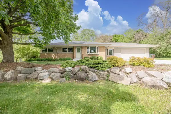 1401 S Westbrooke PARKWAY, New Berlin, WI 53146