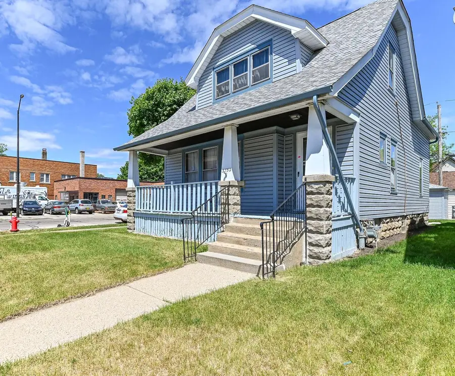 3752 W Greenfield AVENUE, Milwaukee, WI 53215 - #2