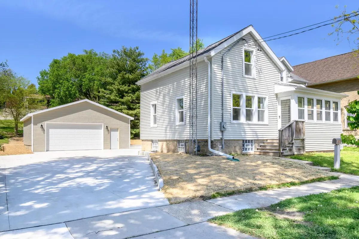 223 E Woolcock Street, Jefferson, WI 53549 - #1