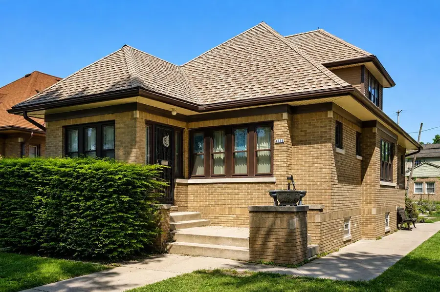 4236 N 25th STREET, Milwaukee, WI 53209 - #3