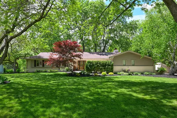 1085 Longwood AVENUE, Elm Grove, WI 53122
