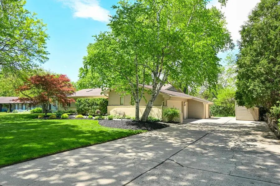 1085 Longwood AVENUE, Elm Grove, WI 53122 - #2
