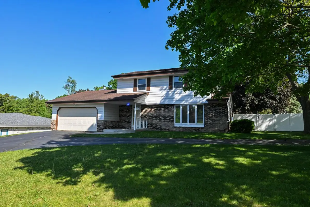 10045 W Meadow DRIVE, Greenfield, WI 53228 - #1