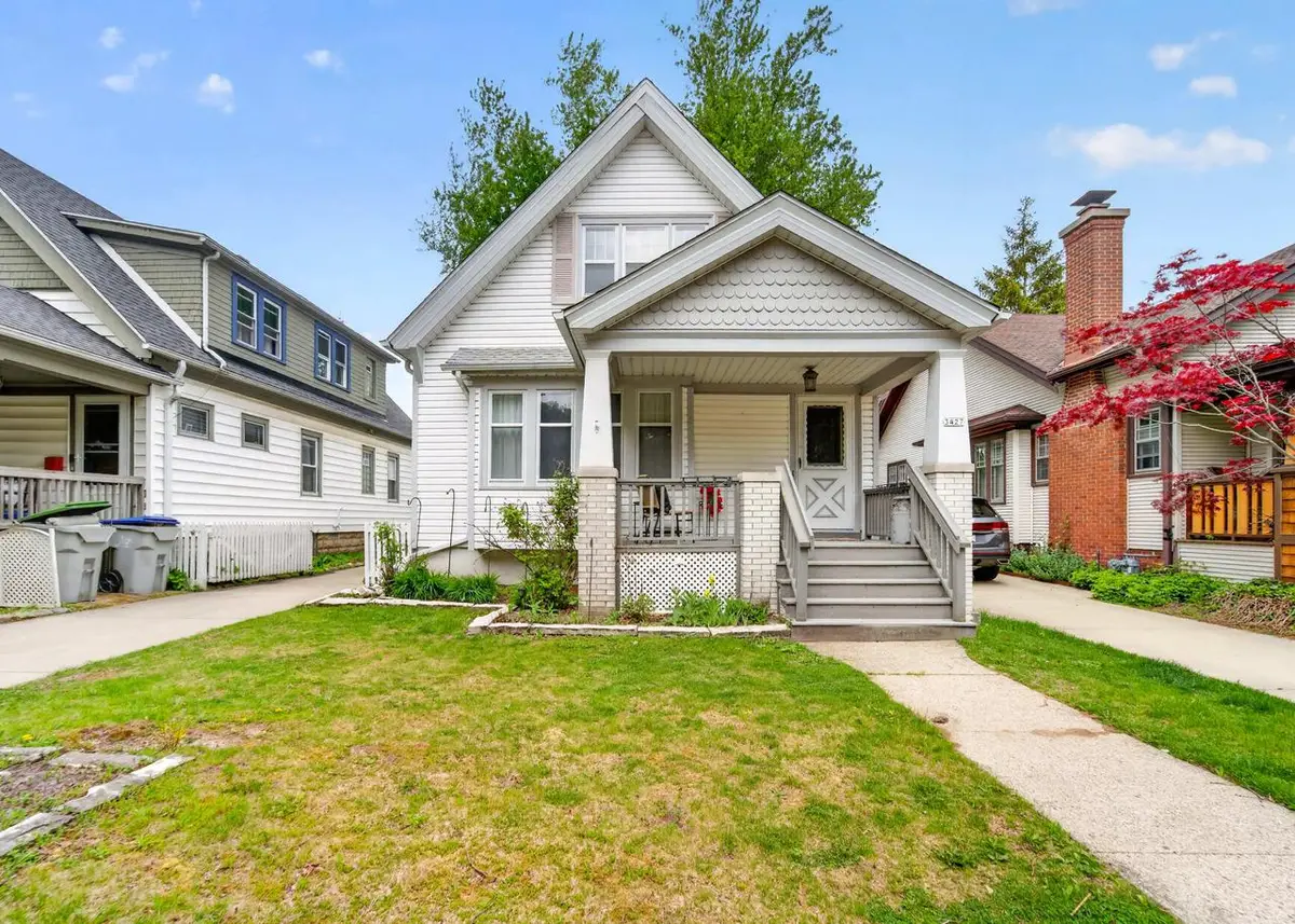 3427 N Cramer STREET, Milwaukee, WI 53211 - #1