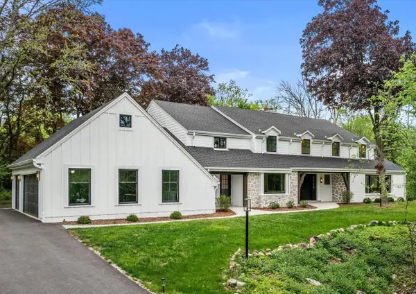 10525 N Fairway LANE, Mequon, WI 53092