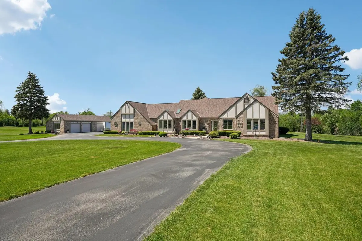 7604 Treeview DRIVE, Caledonia, WI 53108 - #1