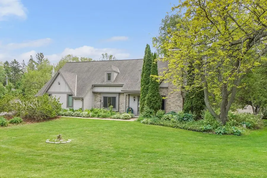 906 Scenic Heights DRIVE, Delafield, WI 53018 - #2