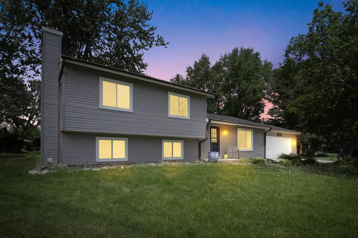 W233N6477 Kneiske DRIVE, Sussex, WI 53089 - #1