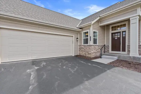 17955 Ashlea DRIVE #10, Brookfield, WI 53045