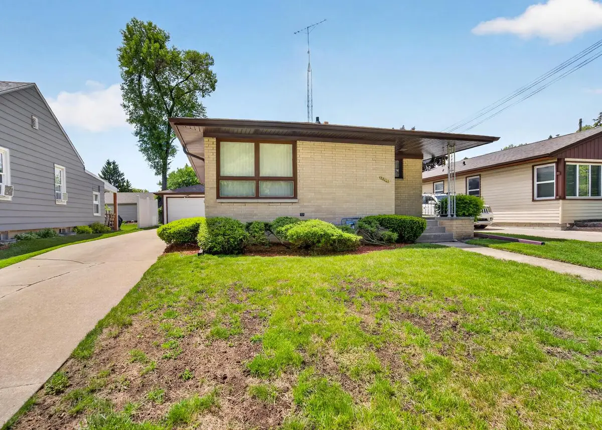 4011 19th STREET, Racine, WI 53405 - #1