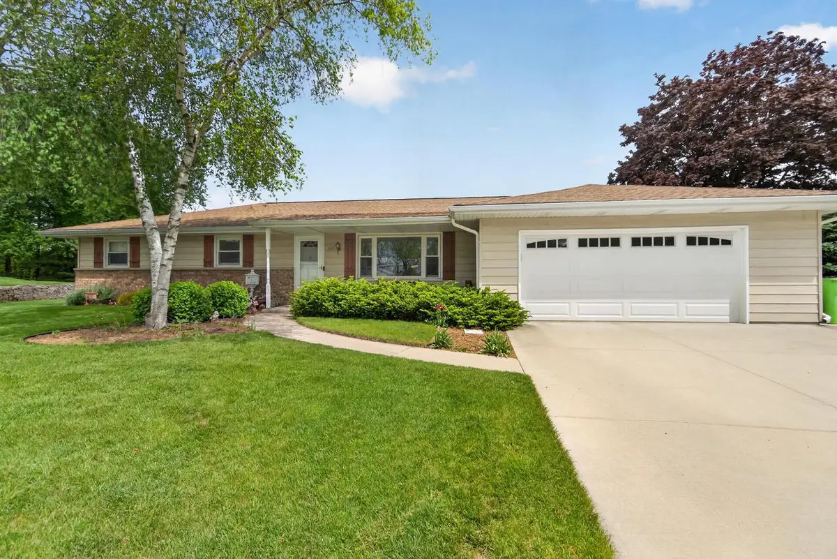 350 Clinton STREET, Kewaskum, WI 53040 - #1