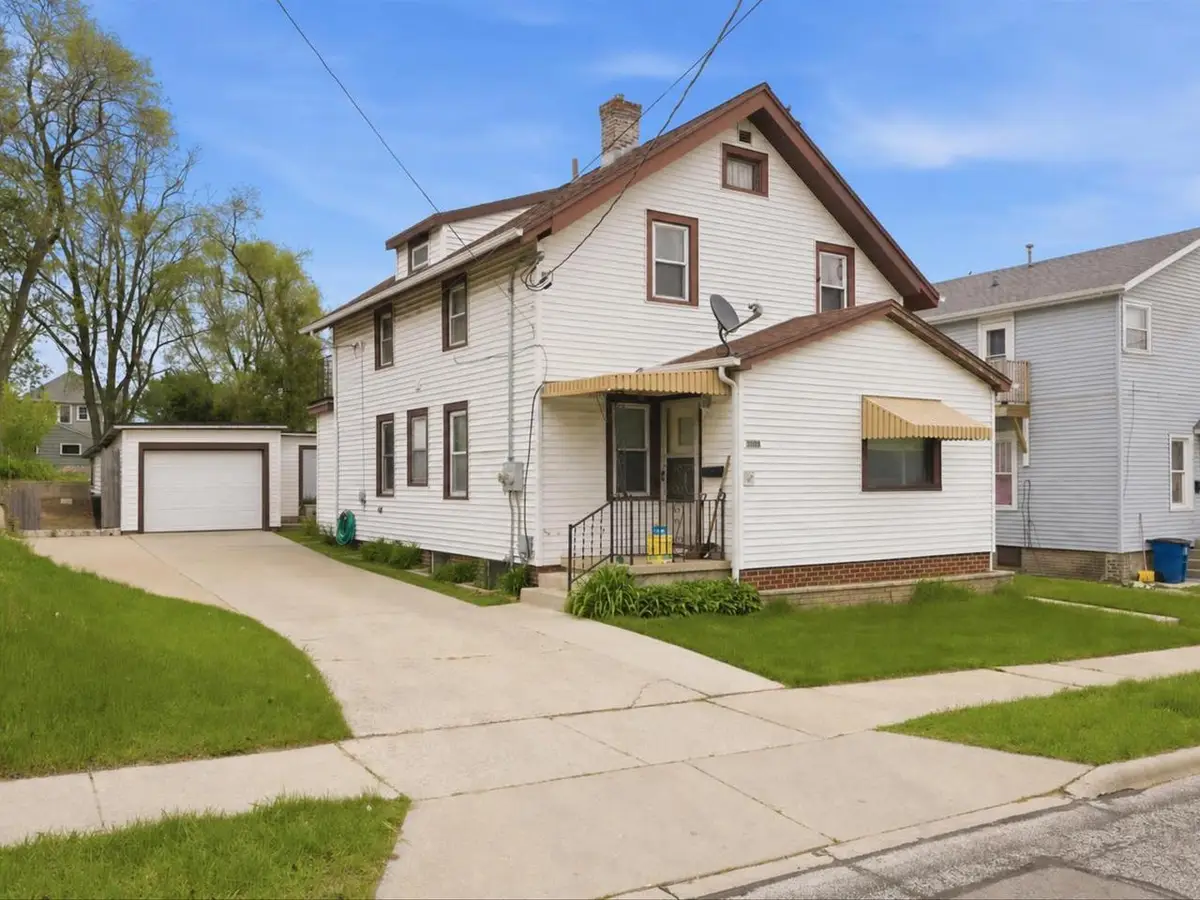 1012 Manila STREET, Manitowoc, WI 54220 - #1