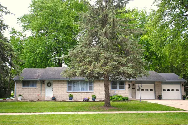 417 W Geneva STREET, Elkhorn, WI 53121
