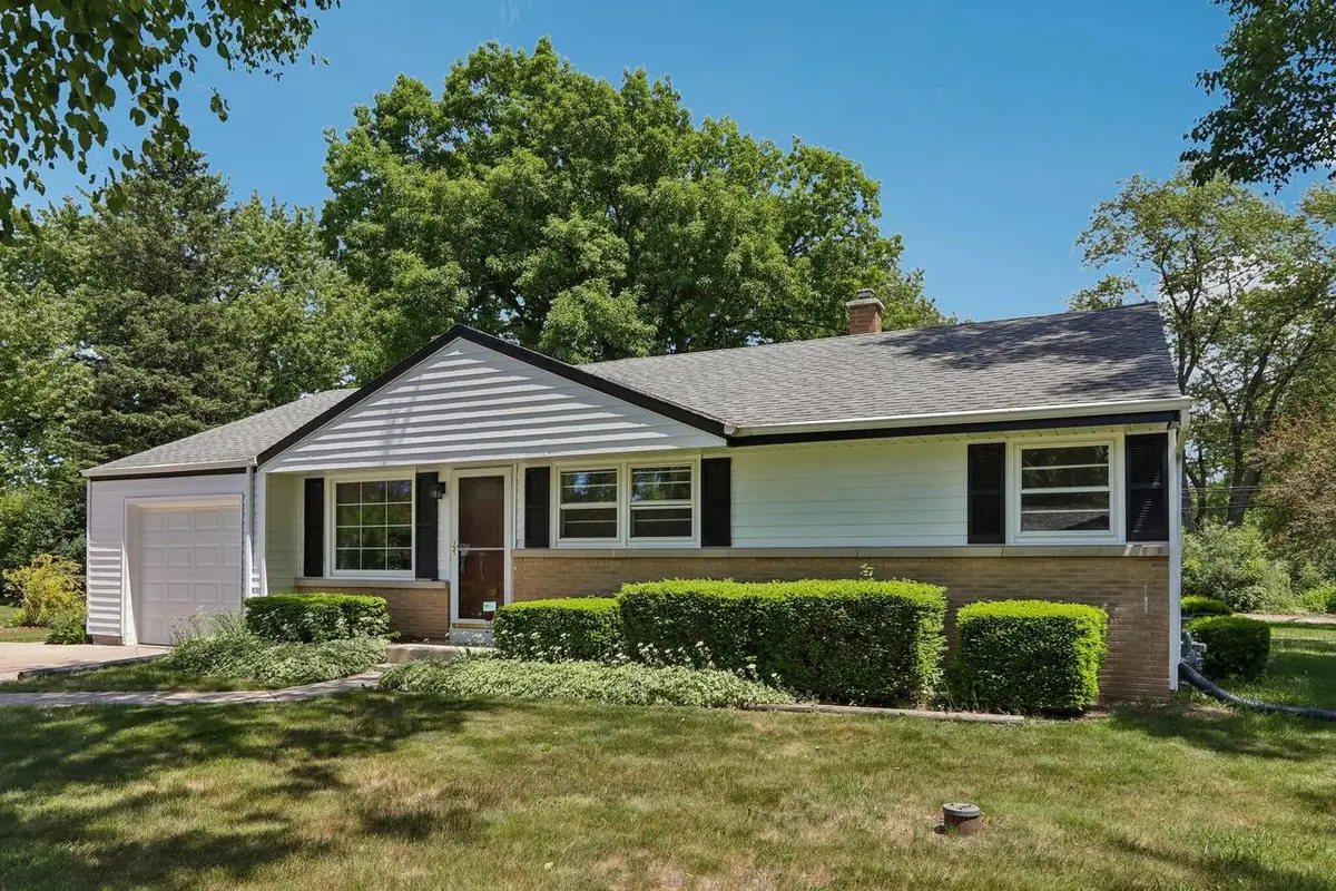 5700 S 41st STREET, Greenfield, WI 53221 - #1