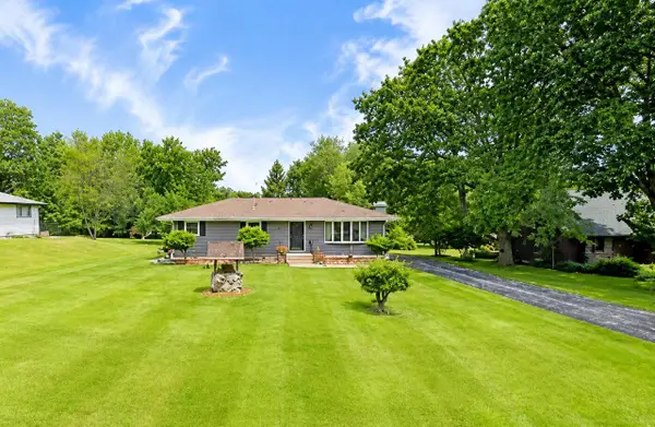 W140 Belleview AVENUE, Oconomowoc, WI 53066