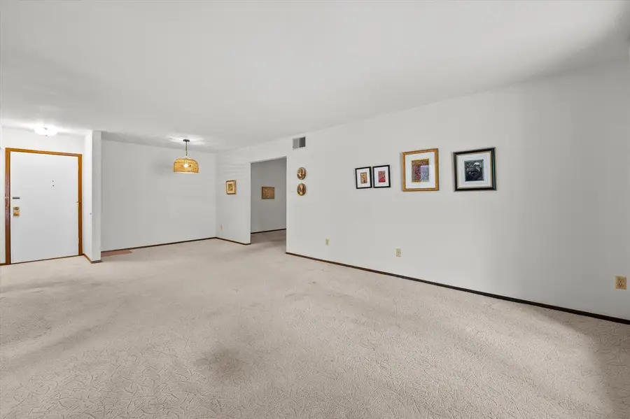 1906 E Shorewood BOULEVARD #259, Shorewood, WI 53211 - #3