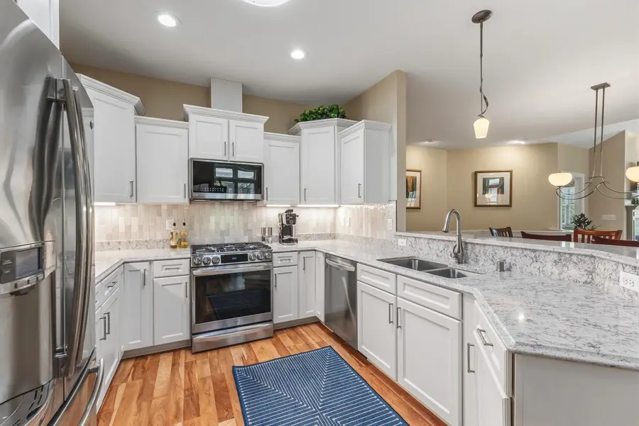 N73W13623 Claas ROAD #R4, Menomonee Falls, WI 53051 - #2
