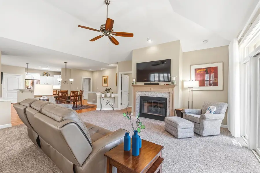 N73W13623 Claas ROAD #R4, Menomonee Falls, WI 53051 - #3