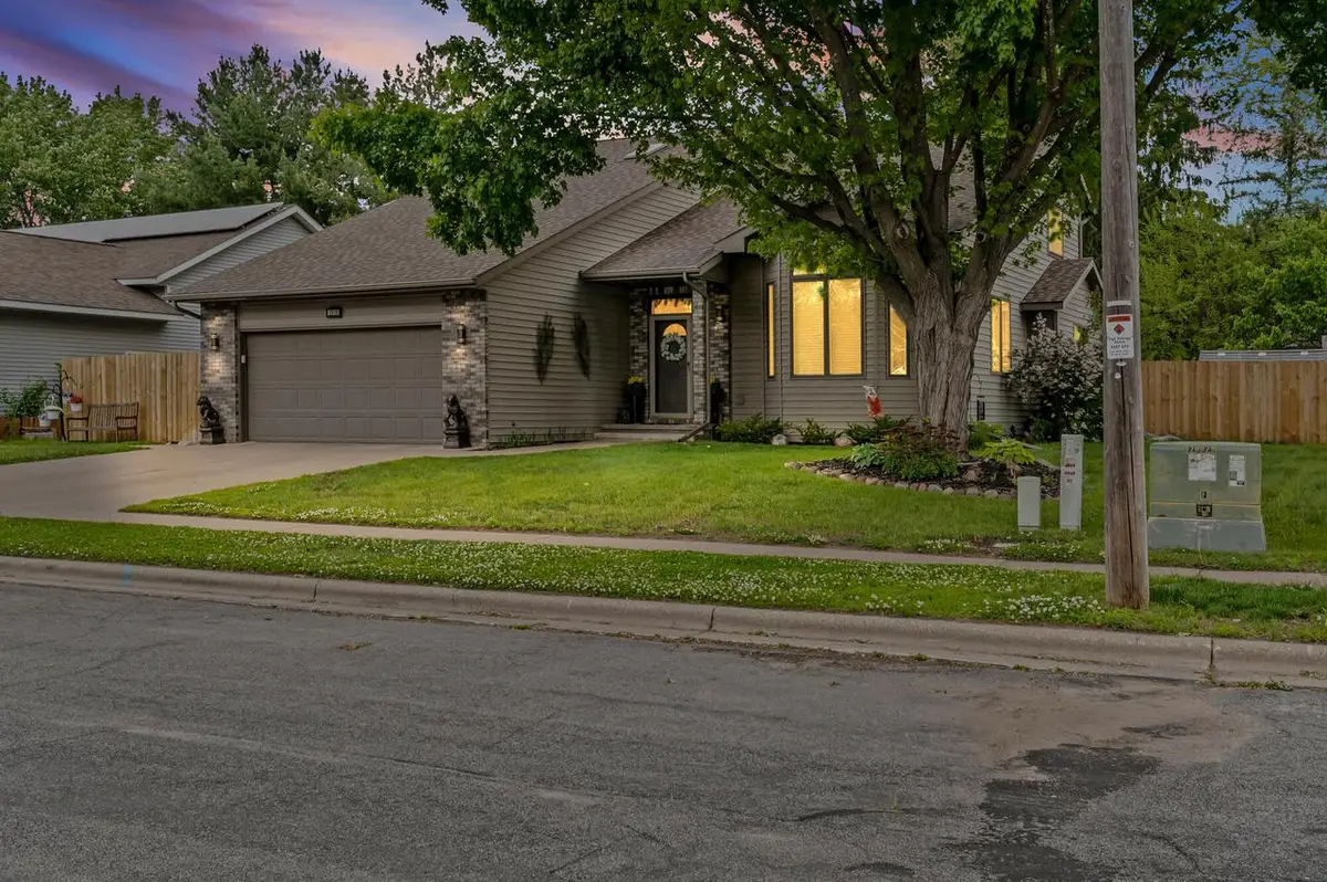 2019 Sandalwood DRIVE, Onalaska, WI 54650 - #1