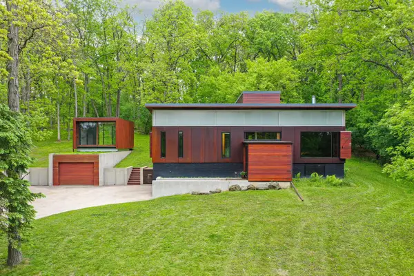 N6313 Paradise DRIVE, Burlington, WI 53105