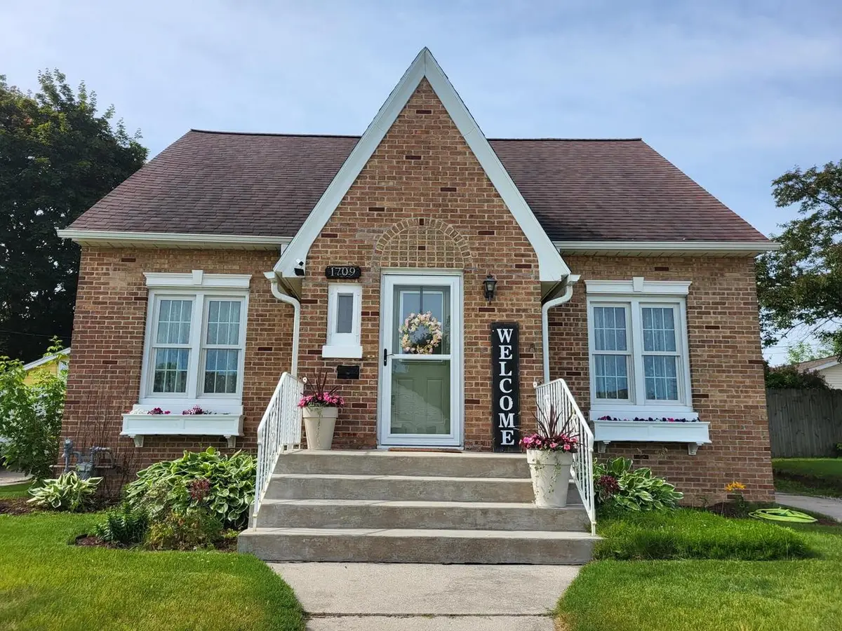 1709 Waldo BOULEVARD, Manitowoc, WI 54220 - #1