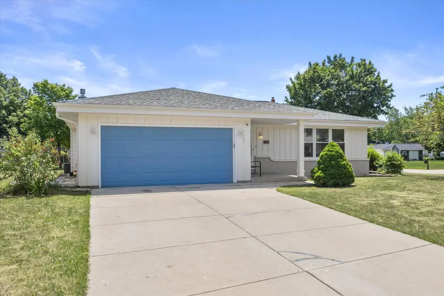 7360 W Brunn DRIVE, Franklin, WI 53132 - #2
